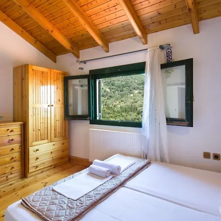 Marili * Kato Garouna